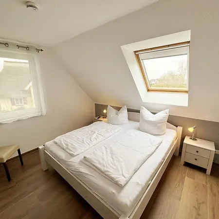 Doppelhaushaelfte Seebrise Mit Terrasse Gager