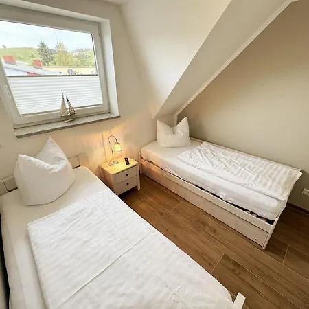 Doppelhaushaelfte Seebrise Mit Terrasse