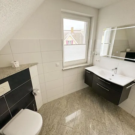 Doppelhaushaelfte Seebrise Mit Terrasse Daire Gager