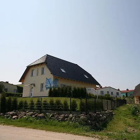 Doppelhaushaelfte Seebrise Mit Terrasse Gager